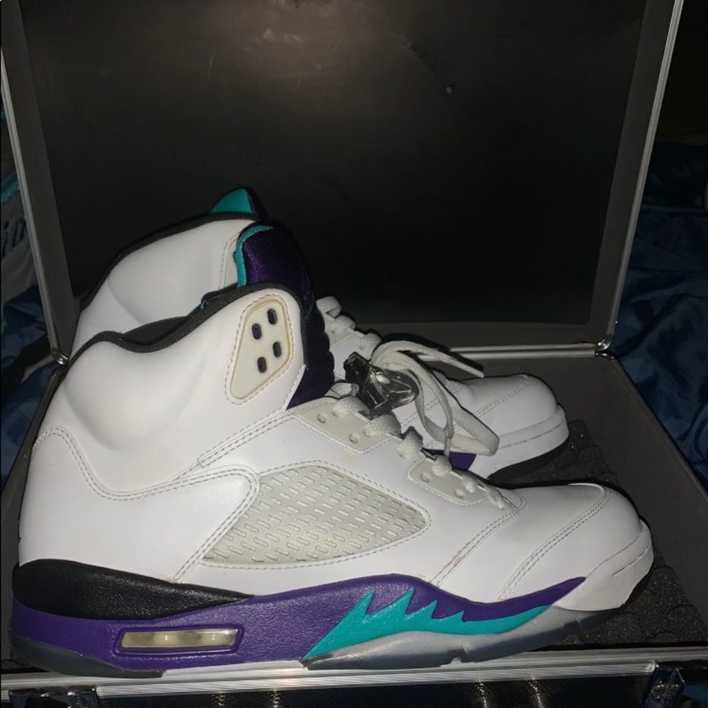 Air Jordan 5 grapes 2013 size 10 condition 9/10